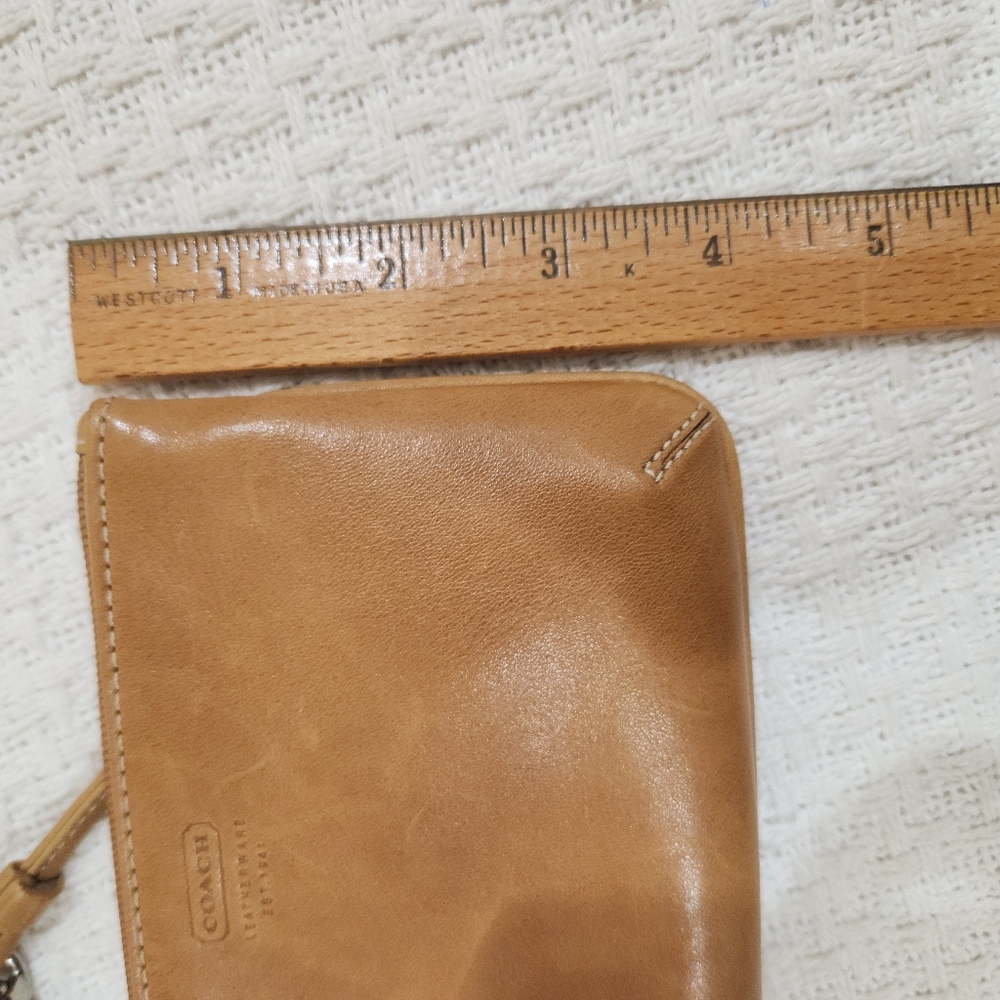 Coach Tan Leather mini bag Wristlet EUC - Picture 11 of 11